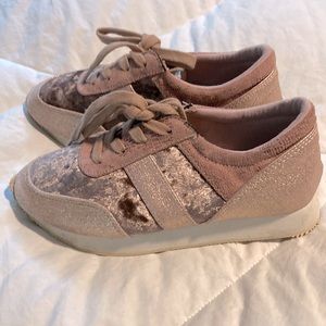 Girls size 2, blush pink sneakers